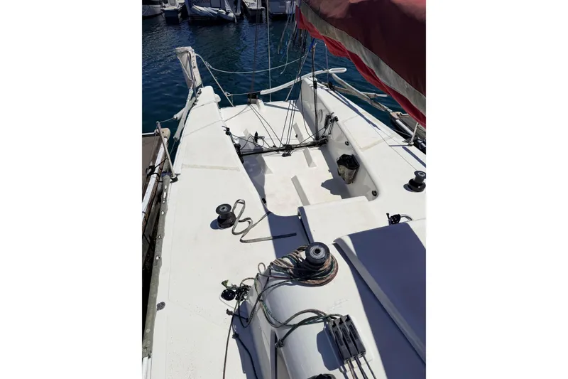 Sailboat deck of 2007 Flying Tiger 10M, docked at marina.