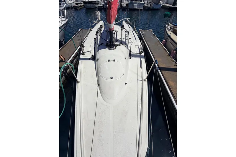 Sailboat docked at marina, Flying Tiger 10M, 2007 model, top view.