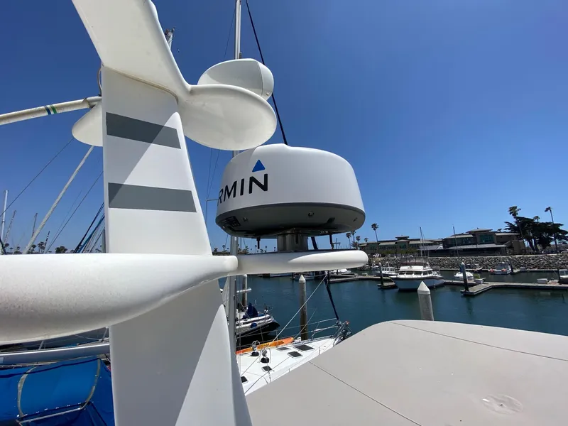 Garmim radar dome & TV antenna