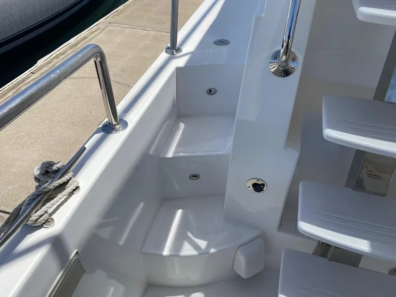 Safe easy steps to the bow port