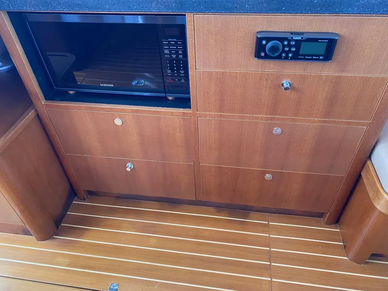 Storage starboard side
