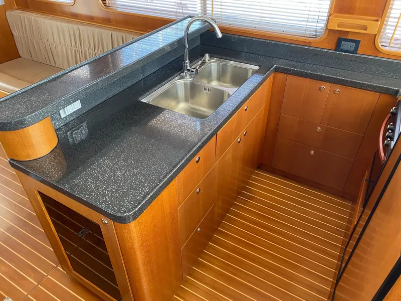 Galley counter space and storage
