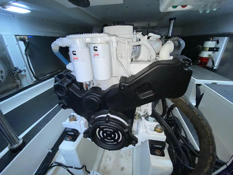 Fwd Cummins engine