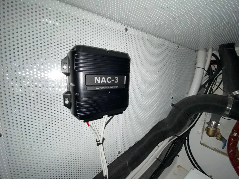 Autohelm head unit