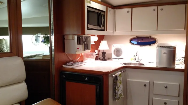 1995 Tiara Yachts 35 Express