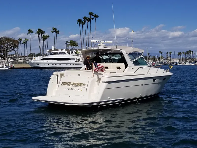 1995 Tiara Yachts 35 Express