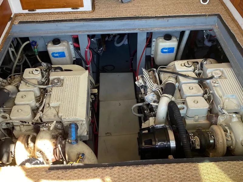 1980 Tollycraft Sedan