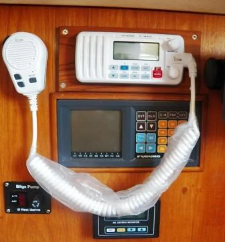 VHF AT NAV STATION