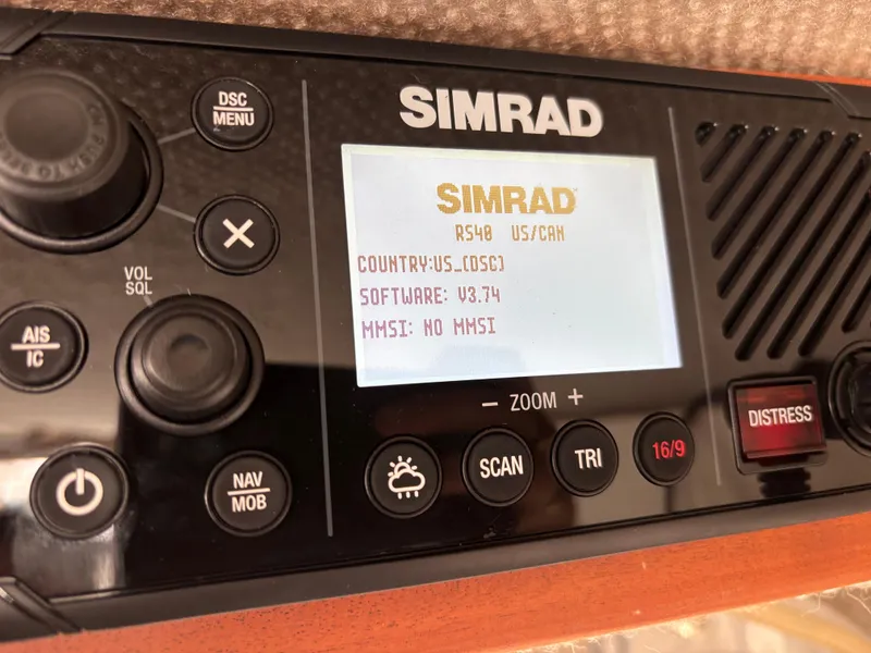 Simrad RS40 marine radio display on KingFisher 3025 Destination, 2023 model.