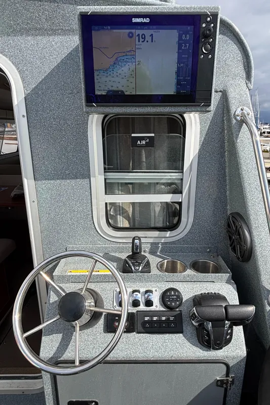 2023 KingFisher 3025 Destination