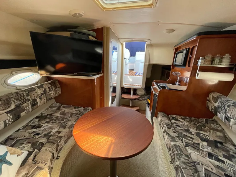 2004 Rinker Fiesta Vee 270