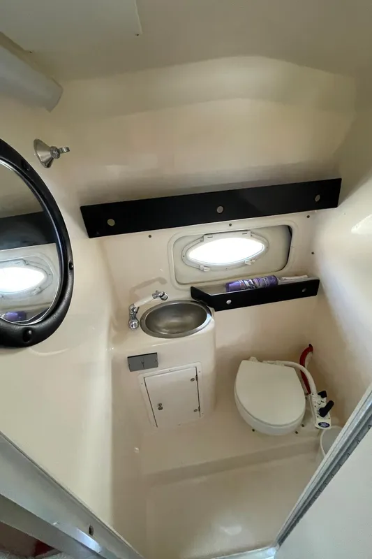 2004 Rinker Fiesta Vee 270