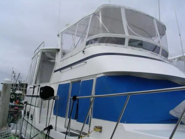 2002 Heritage Yachts Sundeck