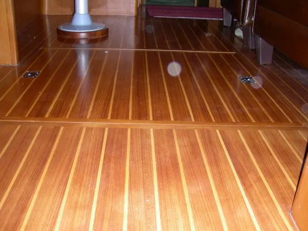 2002 Heritage Yachts Sundeck