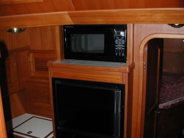 2002 Heritage Yachts Sundeck