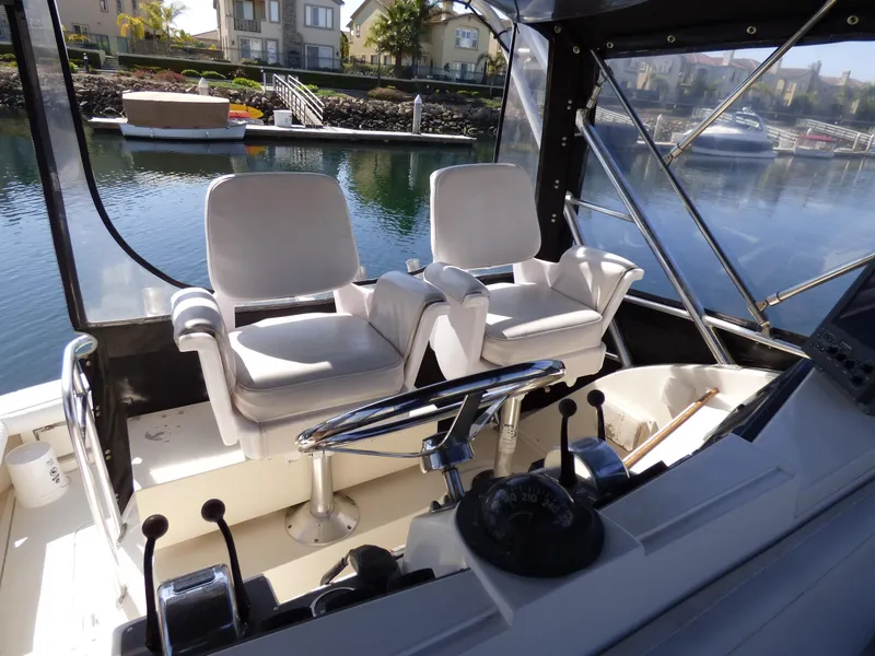 1992 Blackfin 33 Flybridge Sport Fisher