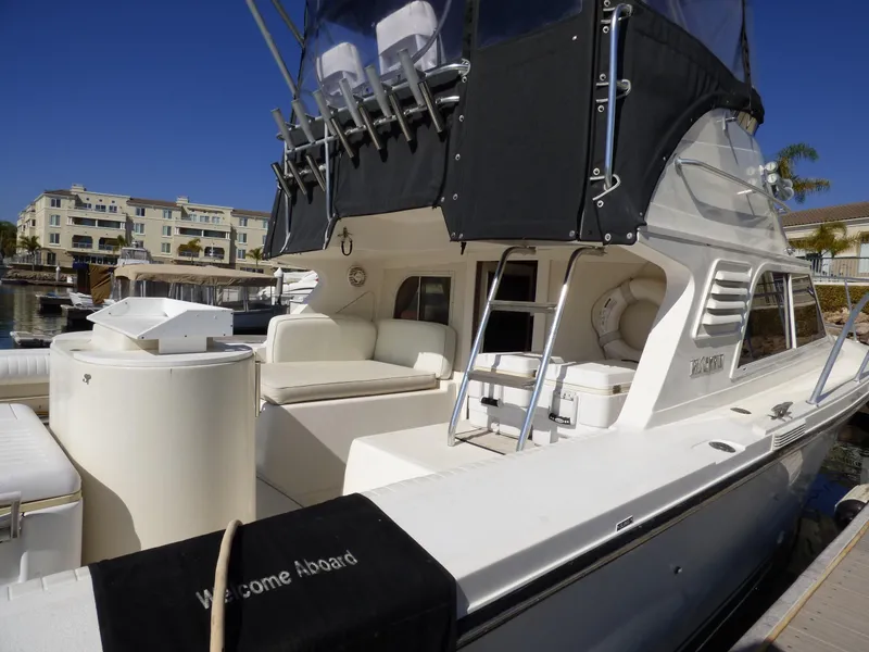1992 Blackfin 33 Flybridge Sport Fisher