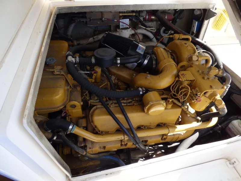 1992 Blackfin 33 Flybridge Sport Fisher