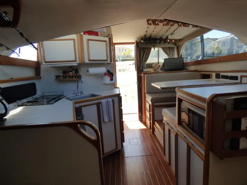 1992 Blackfin 33 Flybridge Sport Fisher