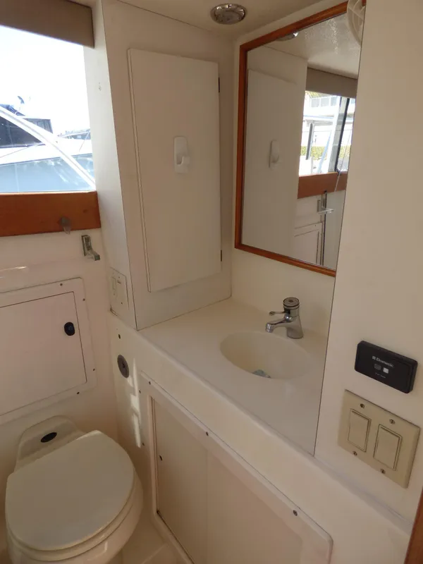 1992 Blackfin 33 Flybridge Sport Fisher