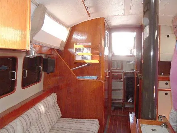 Salon Looking Aft