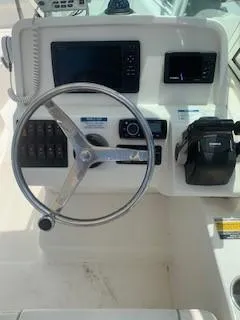2017 World Cat 230 DC