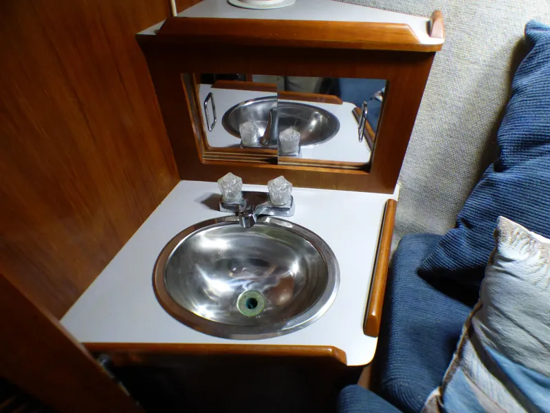 1988 Hunter Legend 35