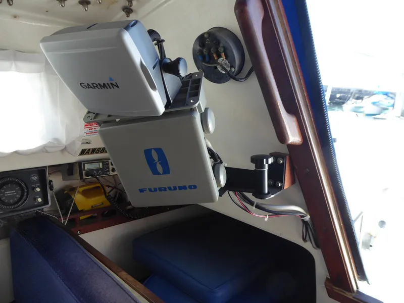 Swing Mount Radar & Plotter
