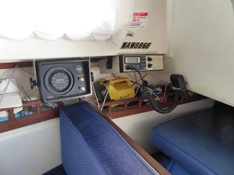 Fathometer / VHF