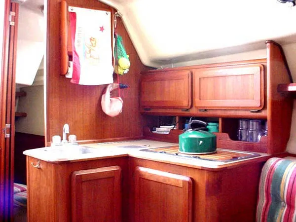 1989 Hunter 28.5 Sloop
