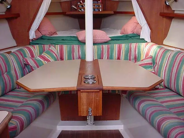 1989 Hunter 28.5 Sloop