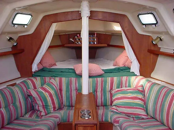 1989 Hunter 28.5 Sloop