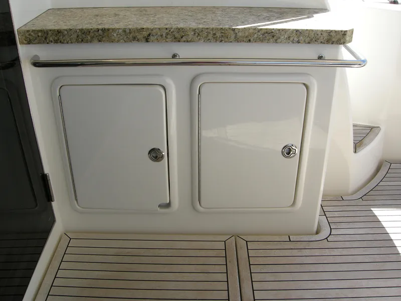 Cabinet cockpit