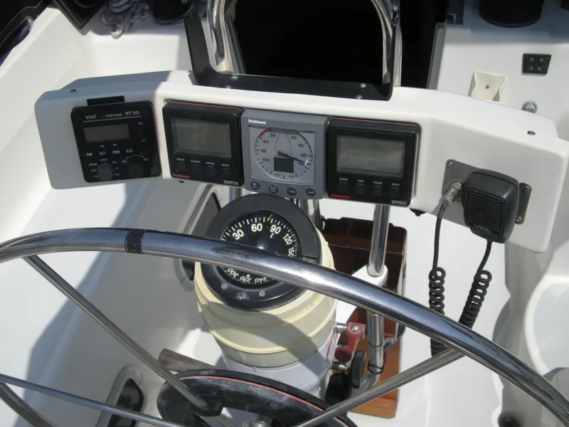 1990 Hunter Passage 42