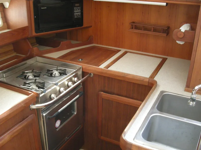 1990 Hunter Passage 42