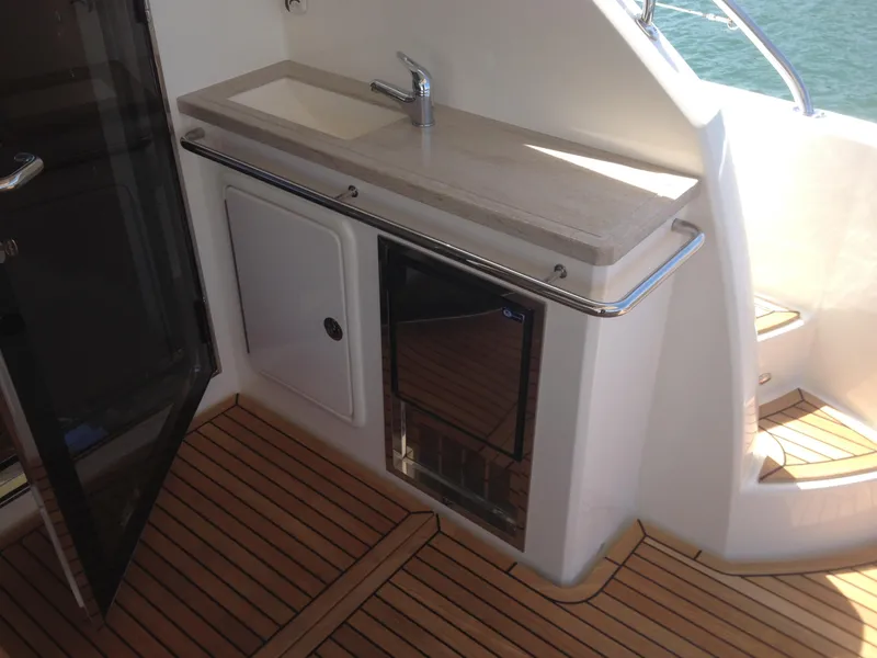 2012 Riviera Sport Yacht