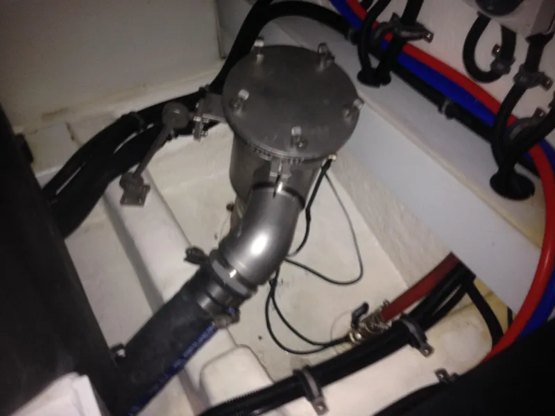 2012 Riviera Sport Yacht