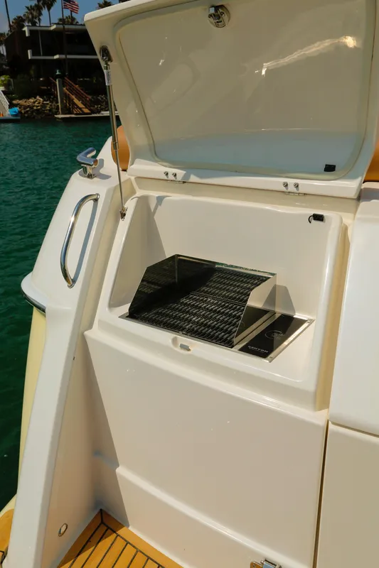 2012 Riviera Sport Yacht