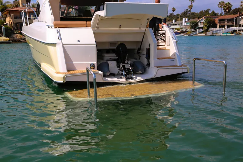 2012 Riviera Sport Yacht