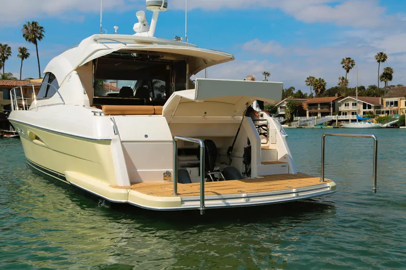 2012 Riviera Sport Yacht