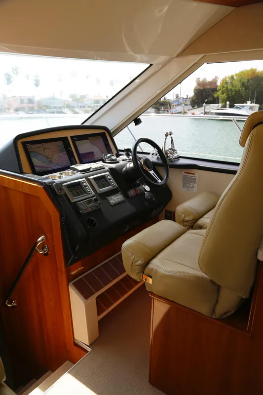 2012 Riviera Sport Yacht