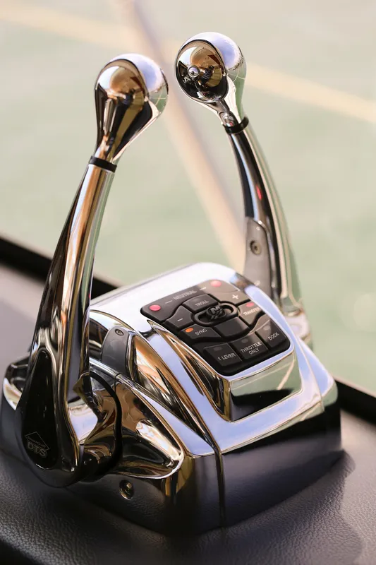 2012 Riviera Sport Yacht