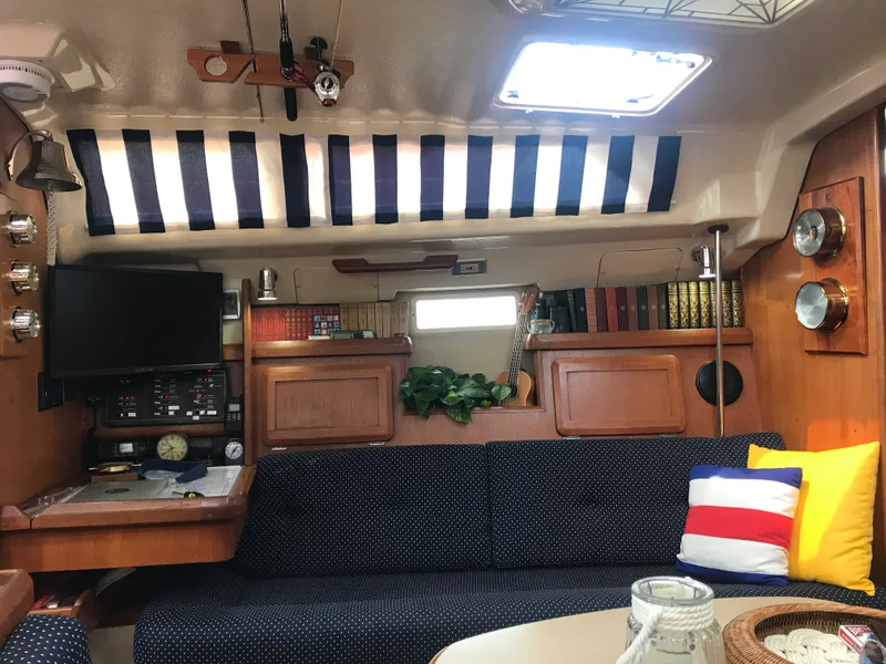 1991 Hunter 33.5