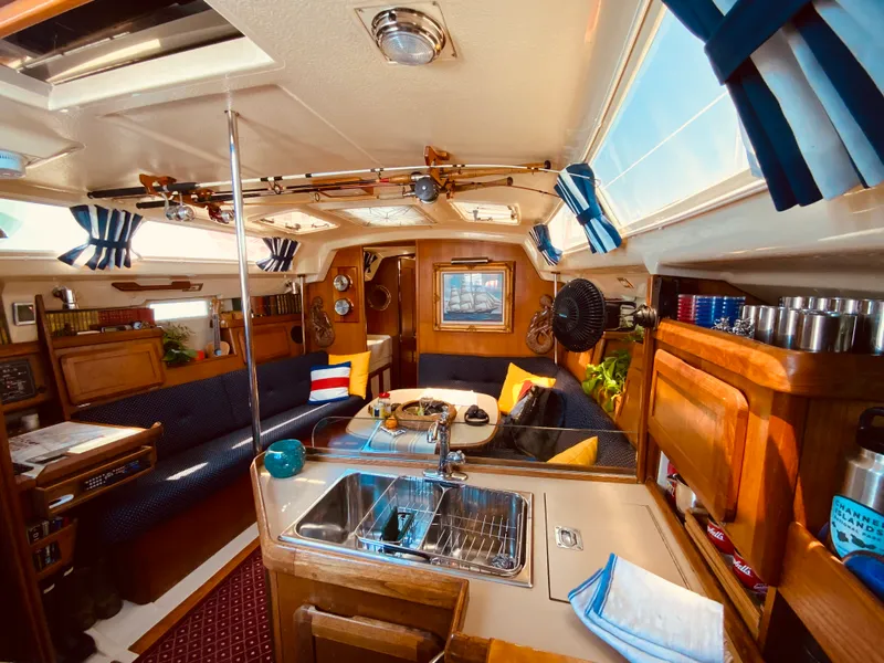 1991 Hunter 33.5