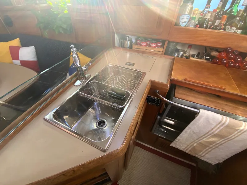 1991 Hunter 33.5