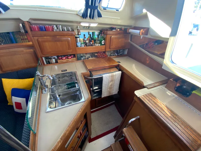 1991 Hunter 33.5