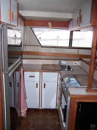 1984 Carver Mariner 3697