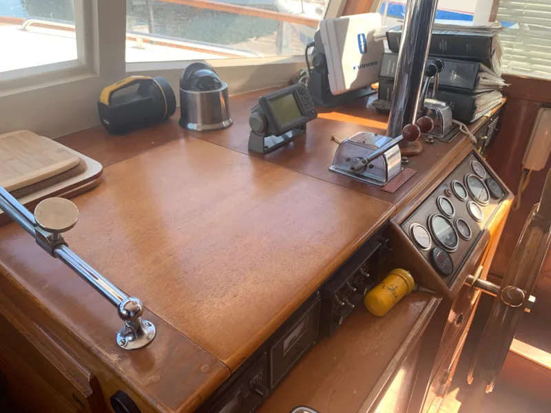 1973 Grand Banks Classic 42