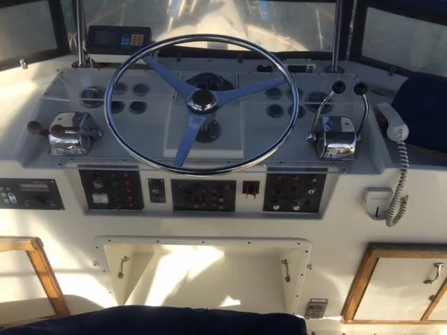 1985 Hatteras 43 Double Cabin