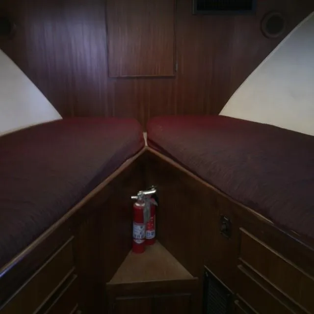 1985 Hatteras 43 Double Cabin
